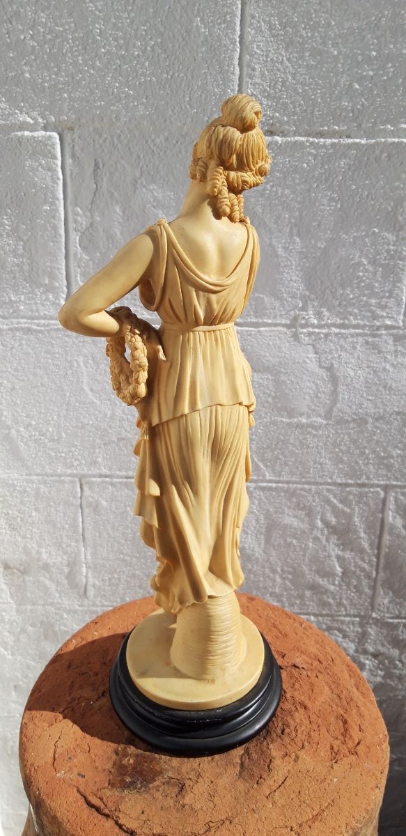 Scultura statuaria greca Dea Persefone