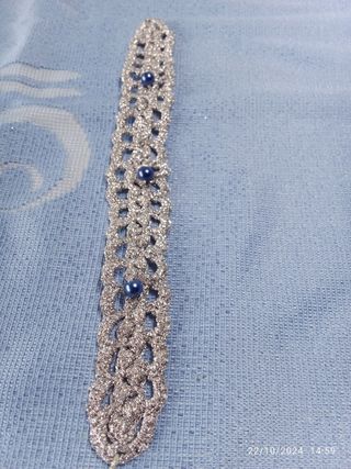 Parure lavorata all'uncinetto