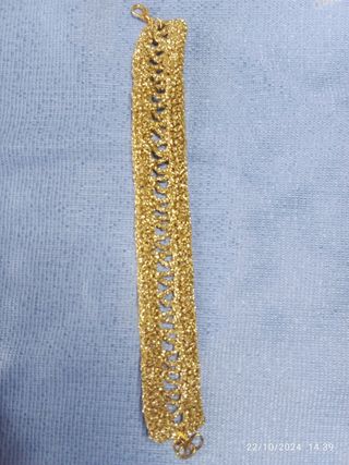 Parure lavorata all'uncinetto