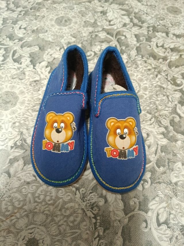 Zapatillas niño o niña, n, 30 por 6€