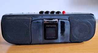 RARO AIWA CS-P1 RADIO CASSETTE AM/FM ESTEREO