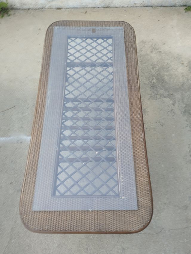 Mesita centro de mimbre con cristal