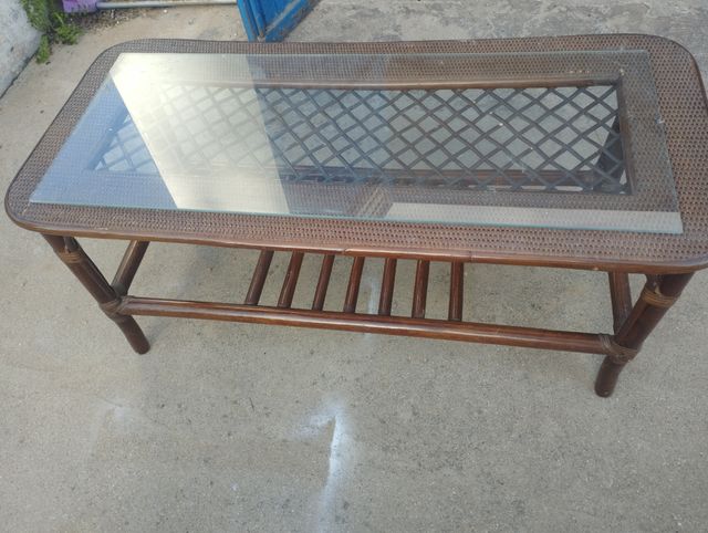 Mesita centro de mimbre con cristal