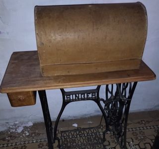Máquina de coser singer antigua