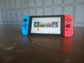 Nintendo Switch + Dock original + Caja + 4 juegos
