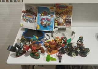Wii completa + juegos y Skylanders + wii sports