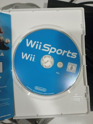 Wii completa + juegos y Skylanders + wii sports