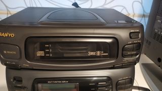 Minicadena SANYO SIN ALTAVOCES con 3- Cd's + Mando