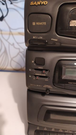 Minicadena SANYO SIN ALTAVOCES con 3- Cd's + Mando