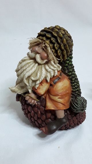 Gnomi del bosco di resina dipinti