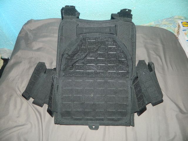 Funda chaleco antibalas Yakeda. sin las placas.