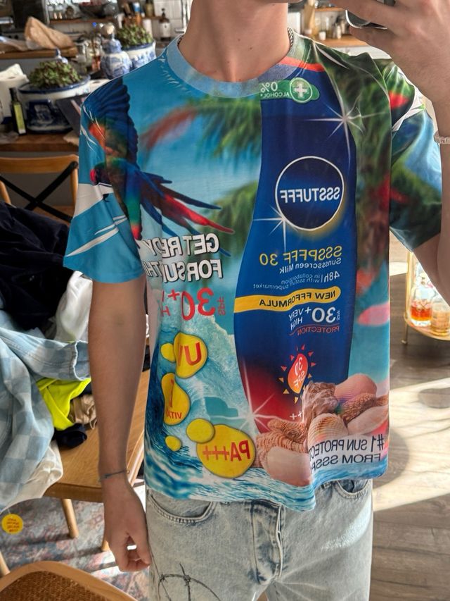 Camiseta ssstufff sun scream