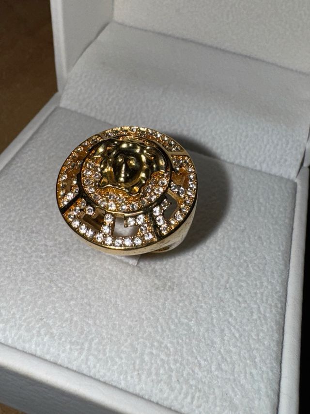 Anillo Versace