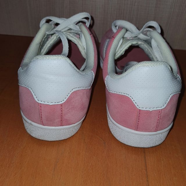 Tenis rosa de ante marca Tenth