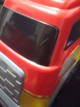 Camion con rampa. Luces . sonidos