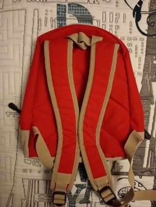 Mochila Reebok 30 cm nueva.