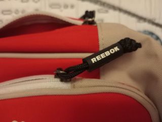 Mochila Reebok 30 cm nueva.