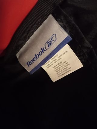 Mochila Reebok 30 cm nueva.