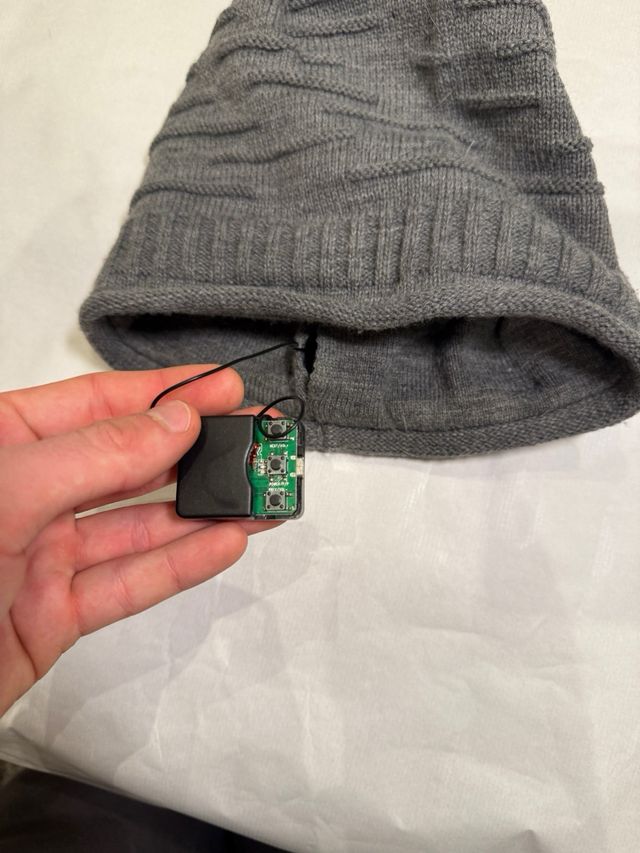 Beanie con casocos integrados music hat