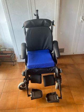 Silla de ruedas elevable