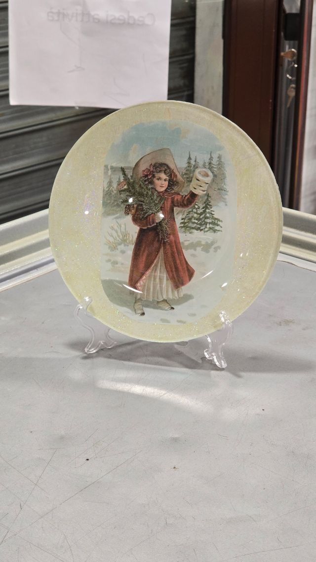 Piatto decoupage vintage
