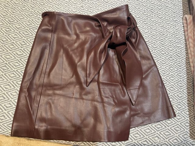 Falda piel mango S