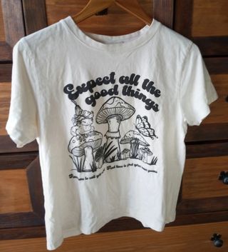 Camiseta mujer marca Pull and bear 