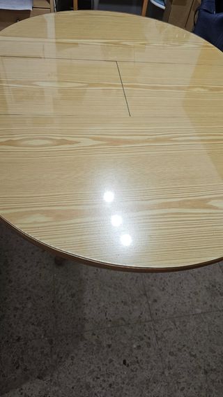 Mesa extensible y sillas