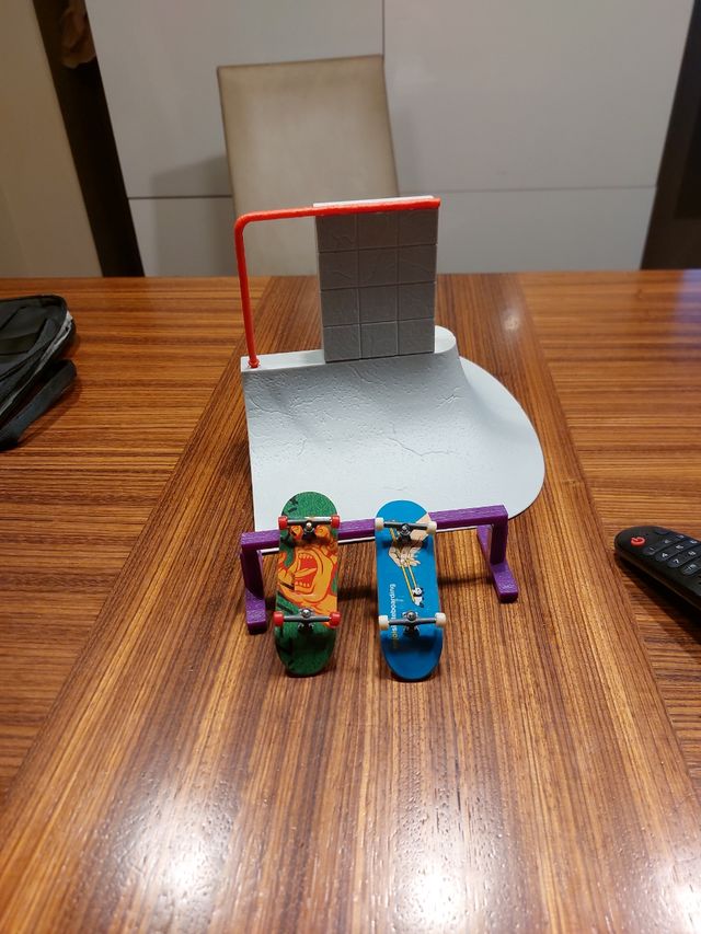 Pista y pack de patines de dedos