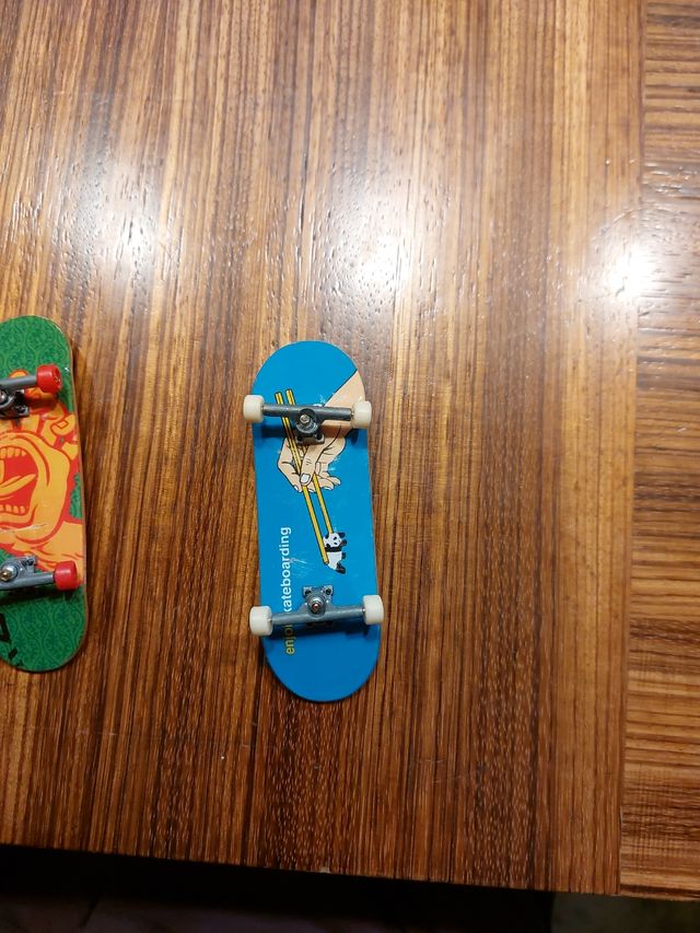 Pista y pack de patines de dedos