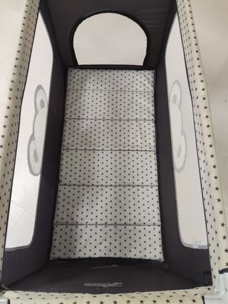 Parque cuna muy nuevo