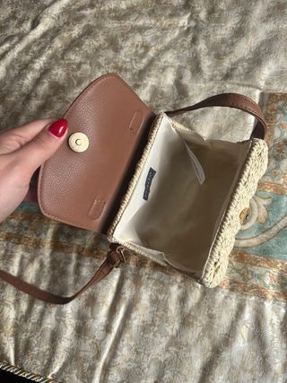 Mini bolso de rafia y piel sintética de Primark