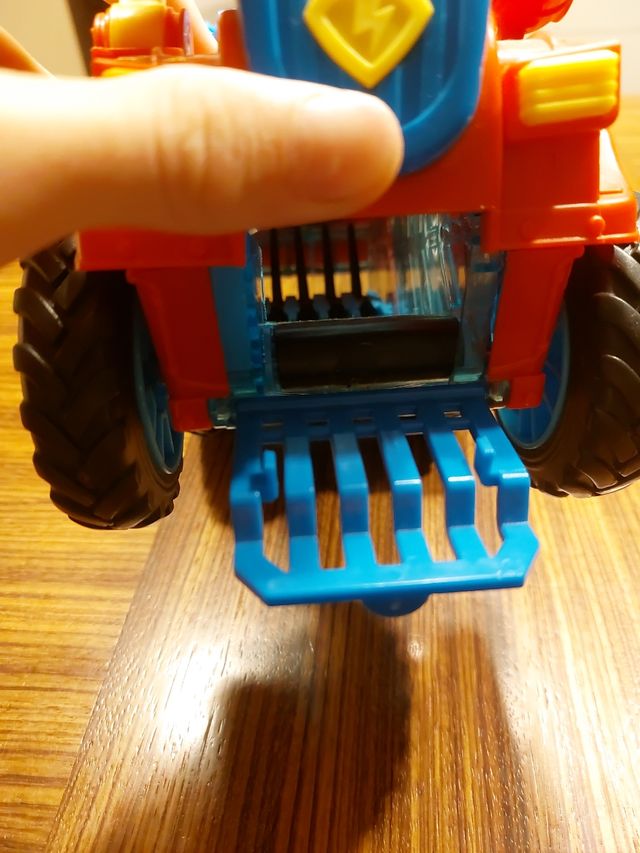 Coche traga superzings Monster Roller