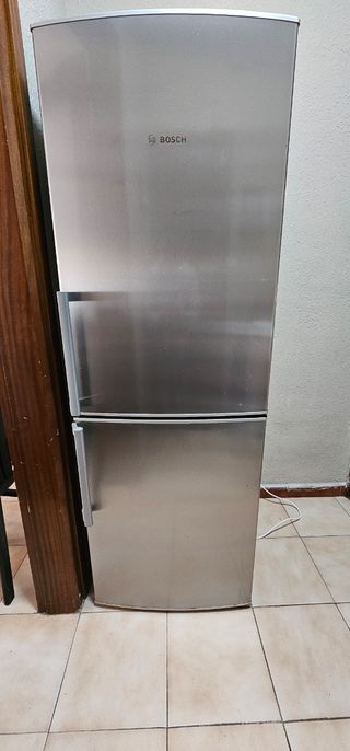 URGE - Nevera Bosch de acero inoxidable