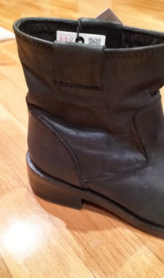 Preciosos botines de piel. Precio original 69'99 €