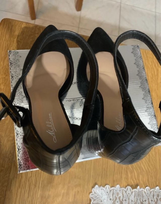 Decolete’  nere eleganti scamosciato e ecopelle