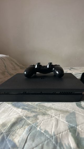 Ps4 slim 1TB