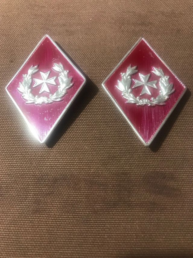 Rombos militares cuerpo de Sanidad.vintage.