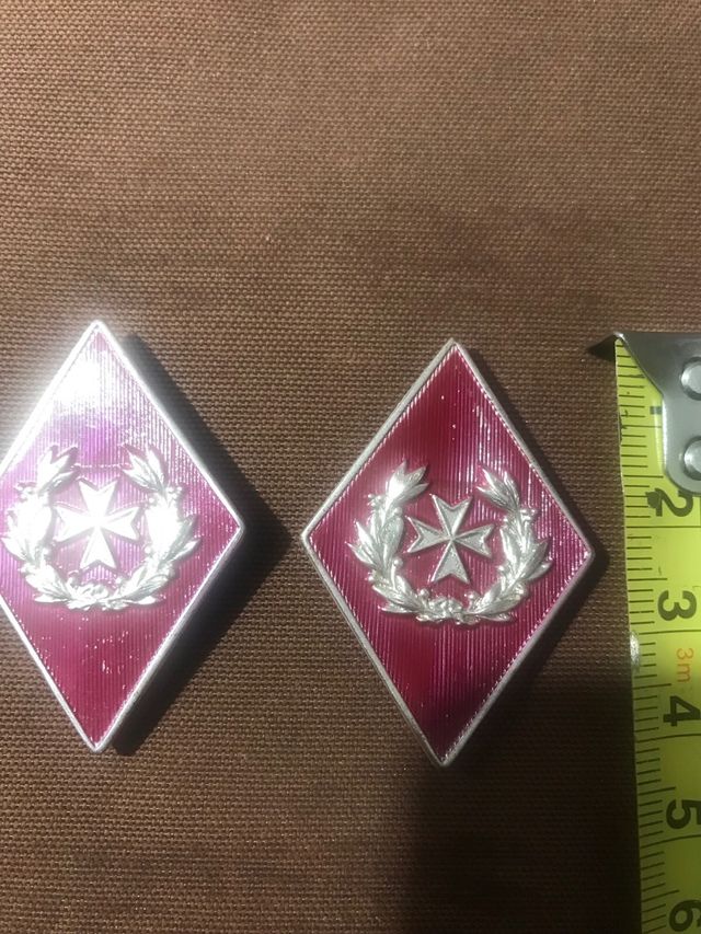 Rombos militares cuerpo de Sanidad.vintage.