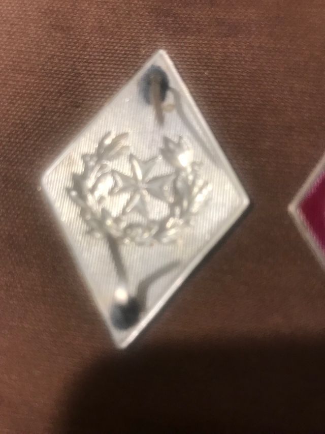 Rombos militares cuerpo de Sanidad.vintage.