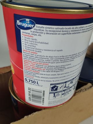 Caja de pintura esmalte satinado azul Bruger 