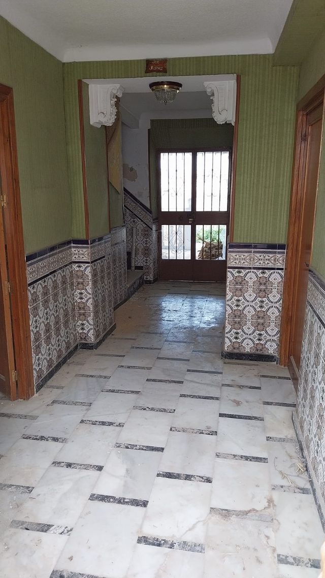 GRAN CASA EN VENTA EN ALHENDÍN.