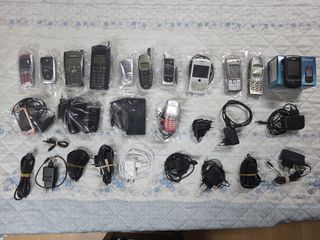 LOTE 15 TELÉFONOS MOVILES