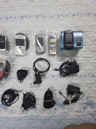 LOTE 15 TELÉFONOS MOVILES