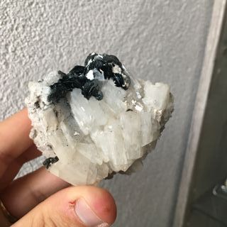 Minerali Rosa di Ferro Ematita su Adularia