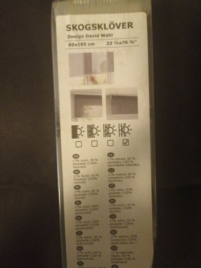 Estor discreto filtra la luz exterior