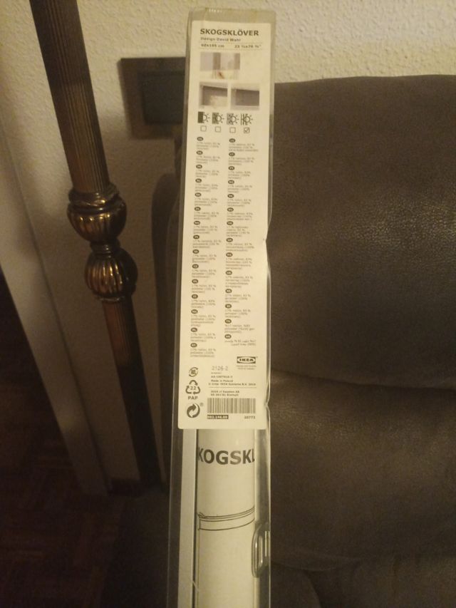 Estor discreto filtra la luz exterior