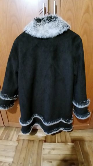 Abrigo piel vuelta negro
