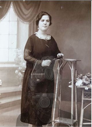 FOTOPOSTAL DE 1925 (CIEN AÑOS). EN POSE DE ESTUDIO