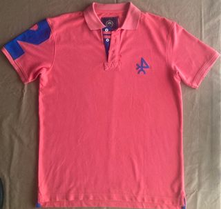Polo rosa "valecuatro"